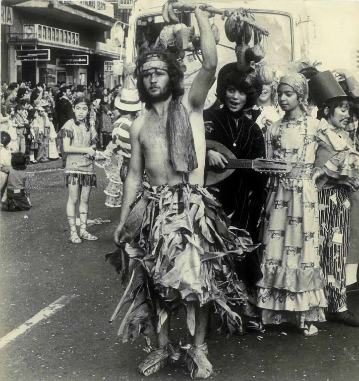 Disfraces en el primer Carnaval de Las Palmas de Gran Canaria, celebrado en 1976