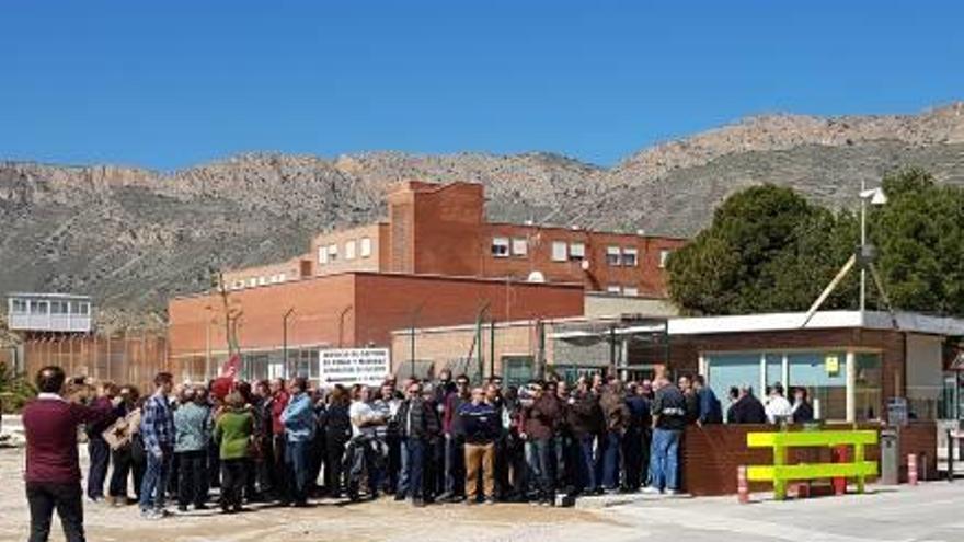 Imagen de una protesta de funcionarios en marzo en Fontcalent.