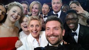 El ’selfie’ d’Ellen DeGeneres, en què apareixen Jared Leto, Jennifer Lawrence, Meryl Streep, Bradley Cooper, Peter Nyong’o Jr., Channing Tatum, Julia Roberts, Kevin Spacey, Brad Pitt, Lupita Nyong’o i Angelina Jolie.