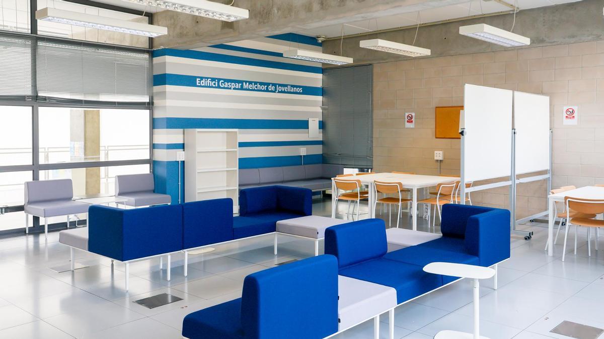 Sala polivalente del Gaspar Melchor de Jovellanos.