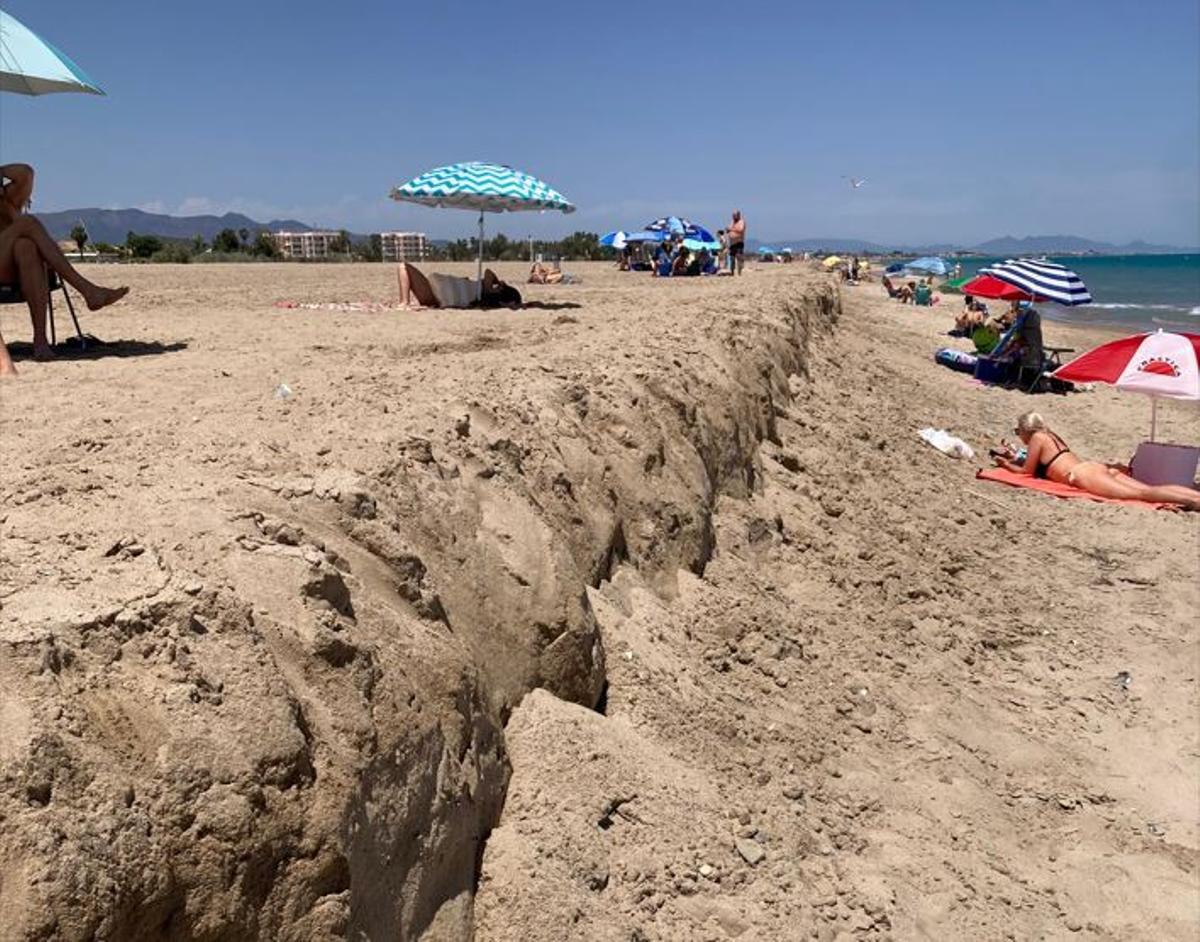 Así es el gran escalón en algunos tramos del litoral norte de Sagunt