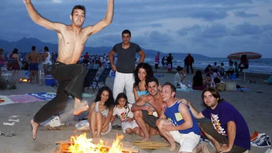 Miles de vecinos se trasladarán hasta la playa.