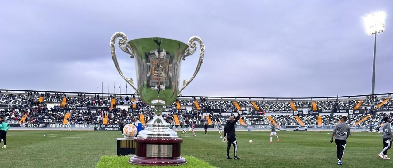 El trofeo de la Europe Championship lleva varias semanas en el Nuevo Vivero