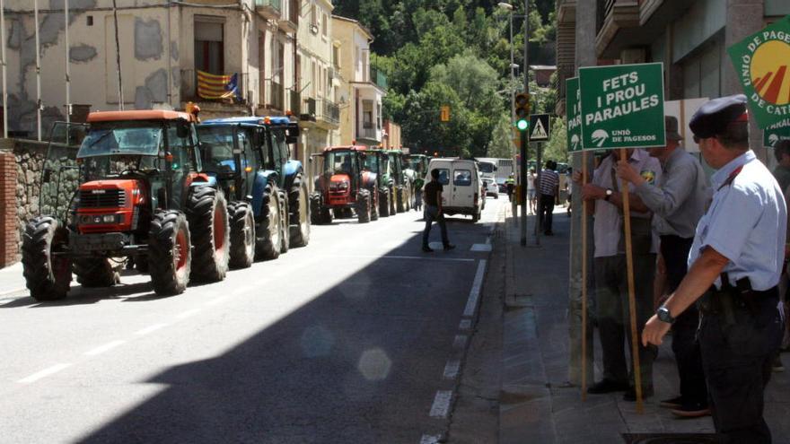 Tractorada dels ramaders de Ripoll per les retallades en les ajudes a la producció ecològica