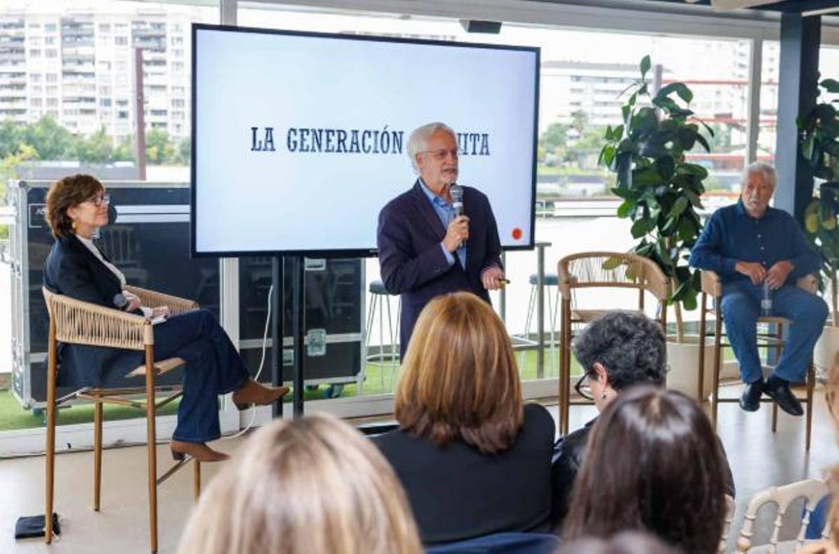 Agustín Medina y Paco González durante su intervención en el coloquio: "El poder de la generación infinita".