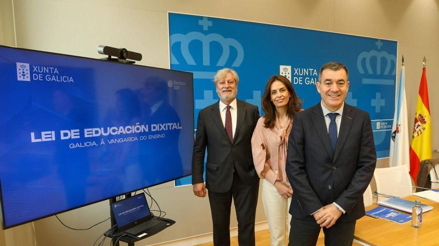 Galicia baraja incluir pruebas prácticas para que los docentes demuestren sus destrezas digitales en las oposiciones
