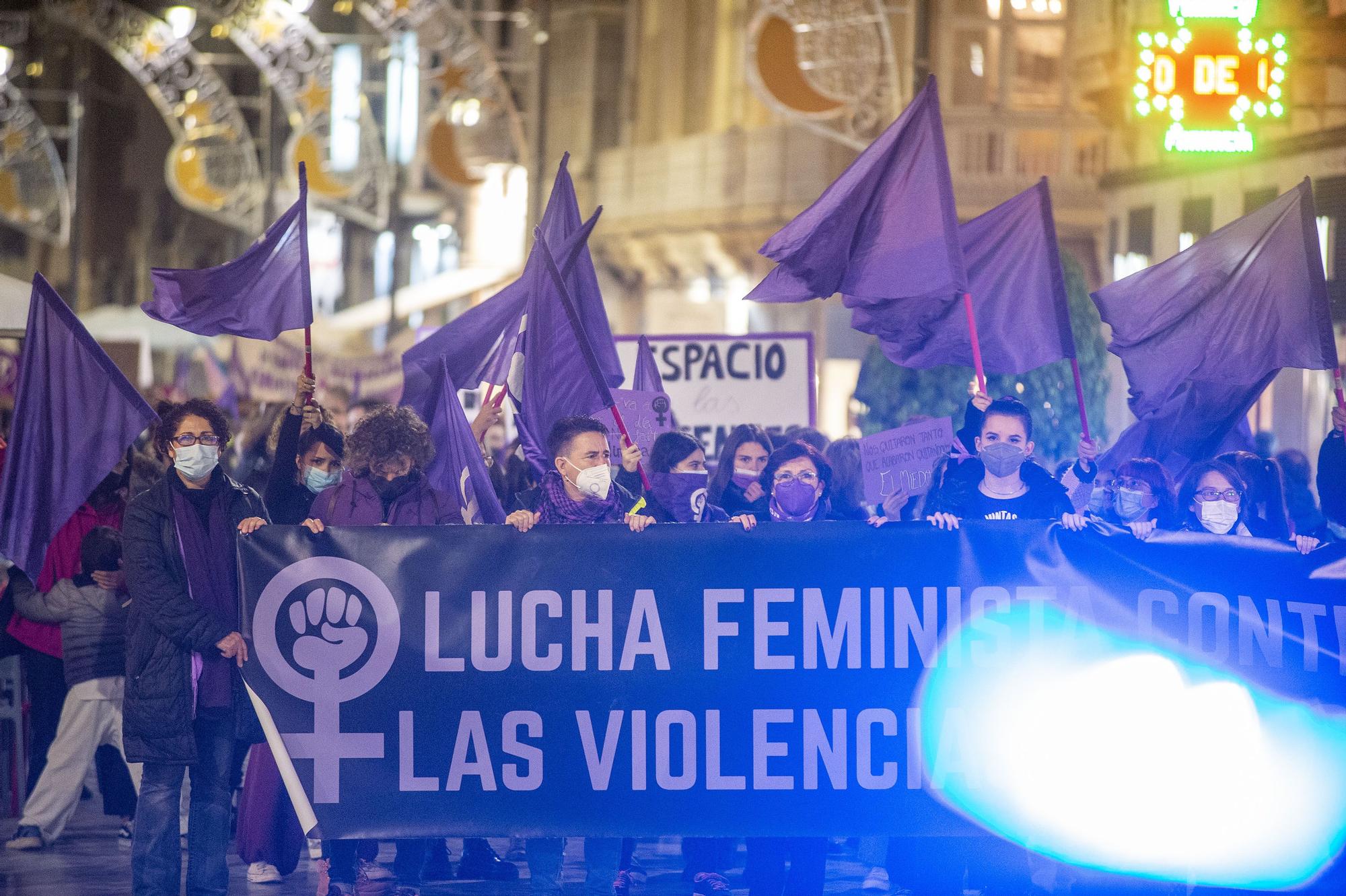 25N: Manifestación contra la violencia de género en Cartagena