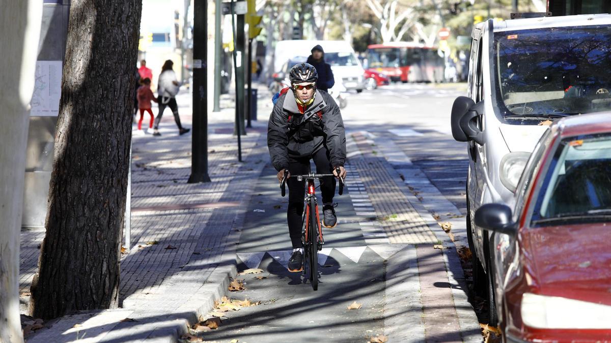 Ensanchar los carriles de un sentido es una de las principales demandas de los colectivos.