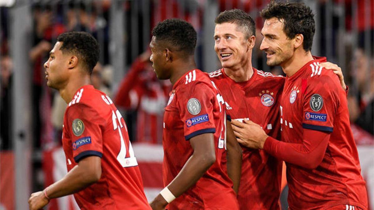 Lewandowski hace un doblete y guía al Bayern ante el AEK