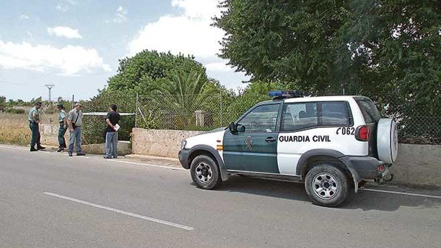 Las patrullas de la Guardia Civil lograron interceptar al fugitivo en el Camí Vell de Cala Pi.