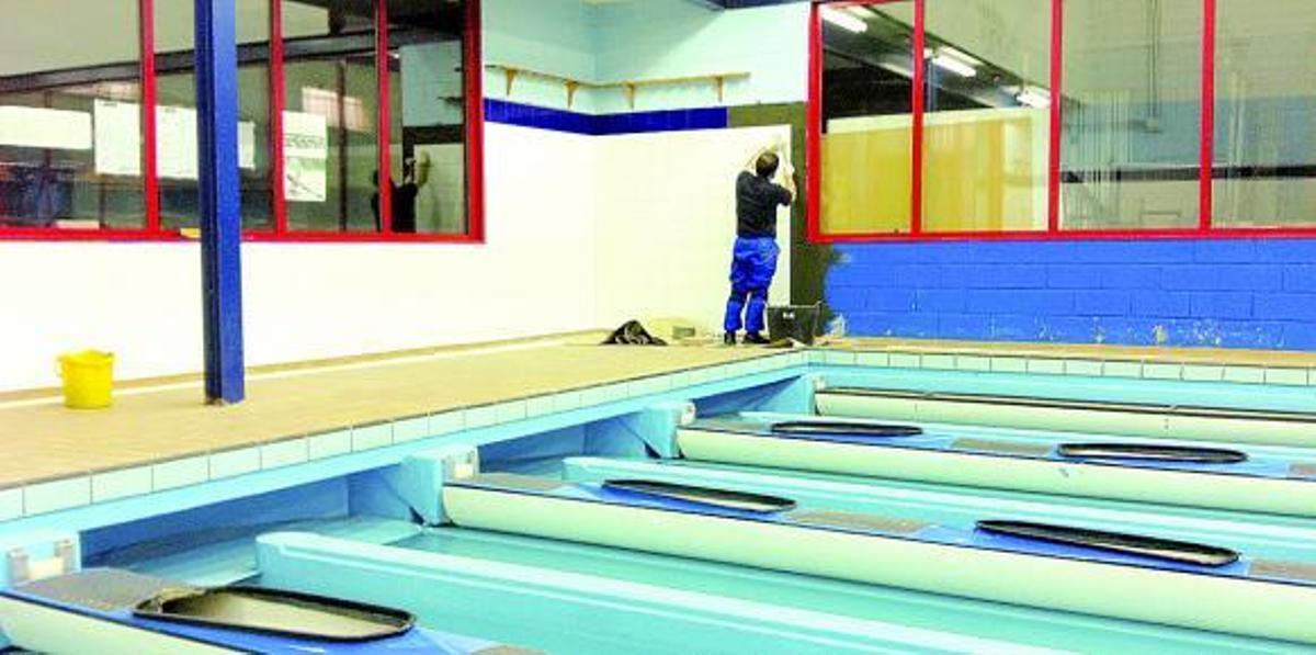 El polideportivo pone a punto  la balsa de entrenamiento  de Los Gorilas