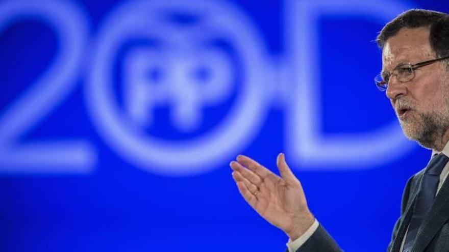 PP y PSOE buscan taponar la fuga de votos hacia los emergentes