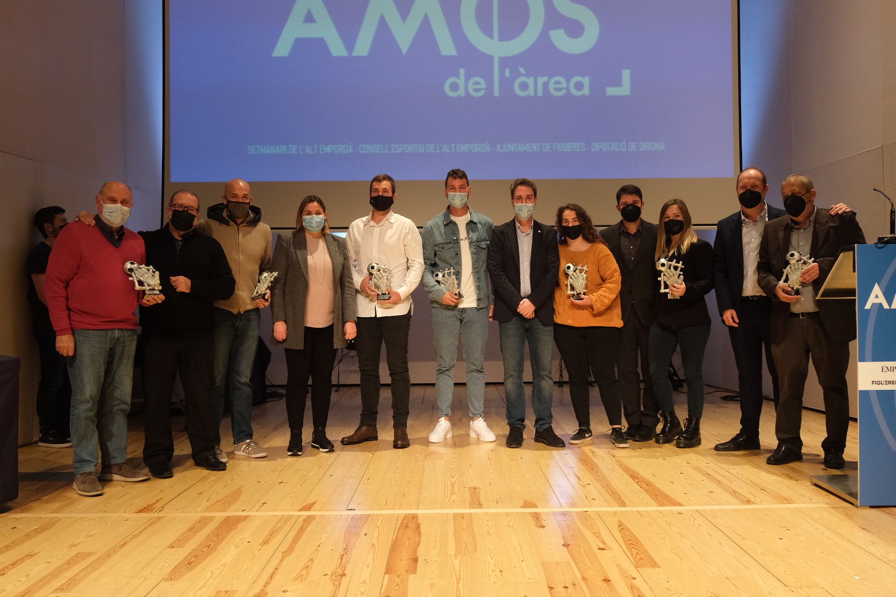 Els guardonats dels Premis Amos de l'Àrea reben el seu reconeixement