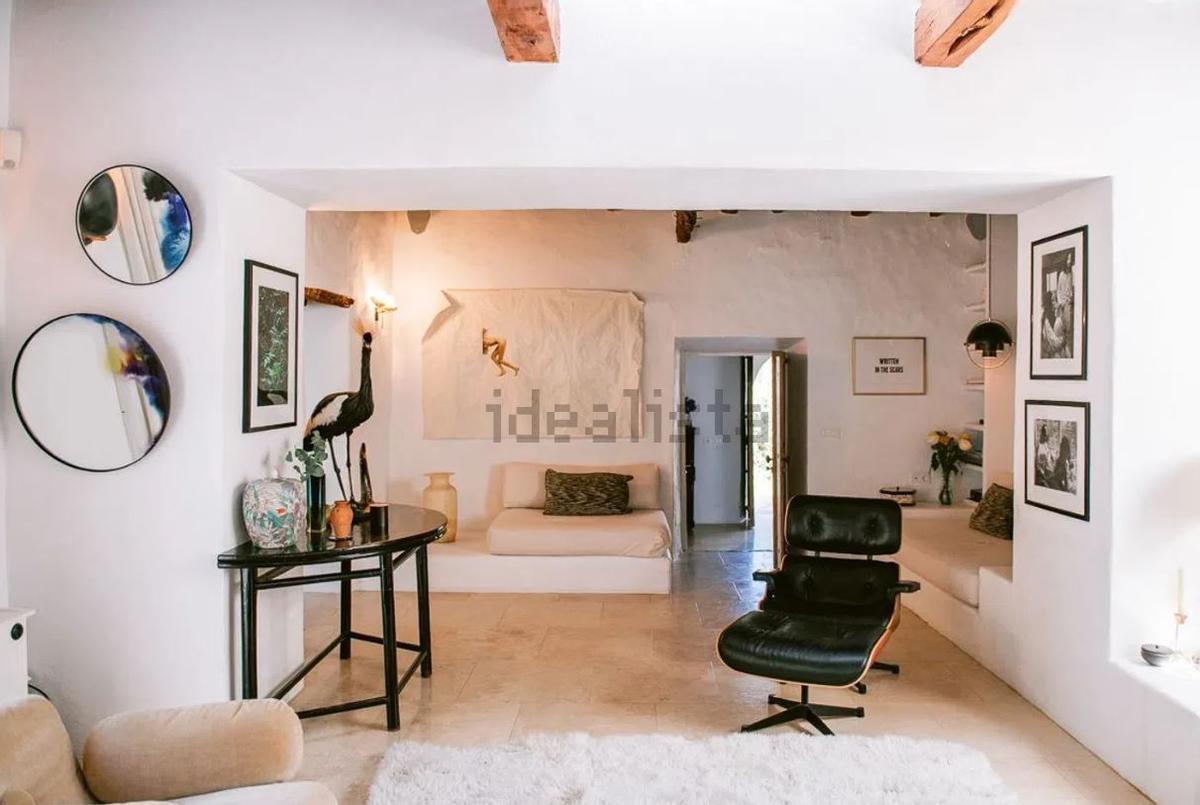 Así es una casa payesa del siglo XIX autosuficiente a la venta en Ibiza