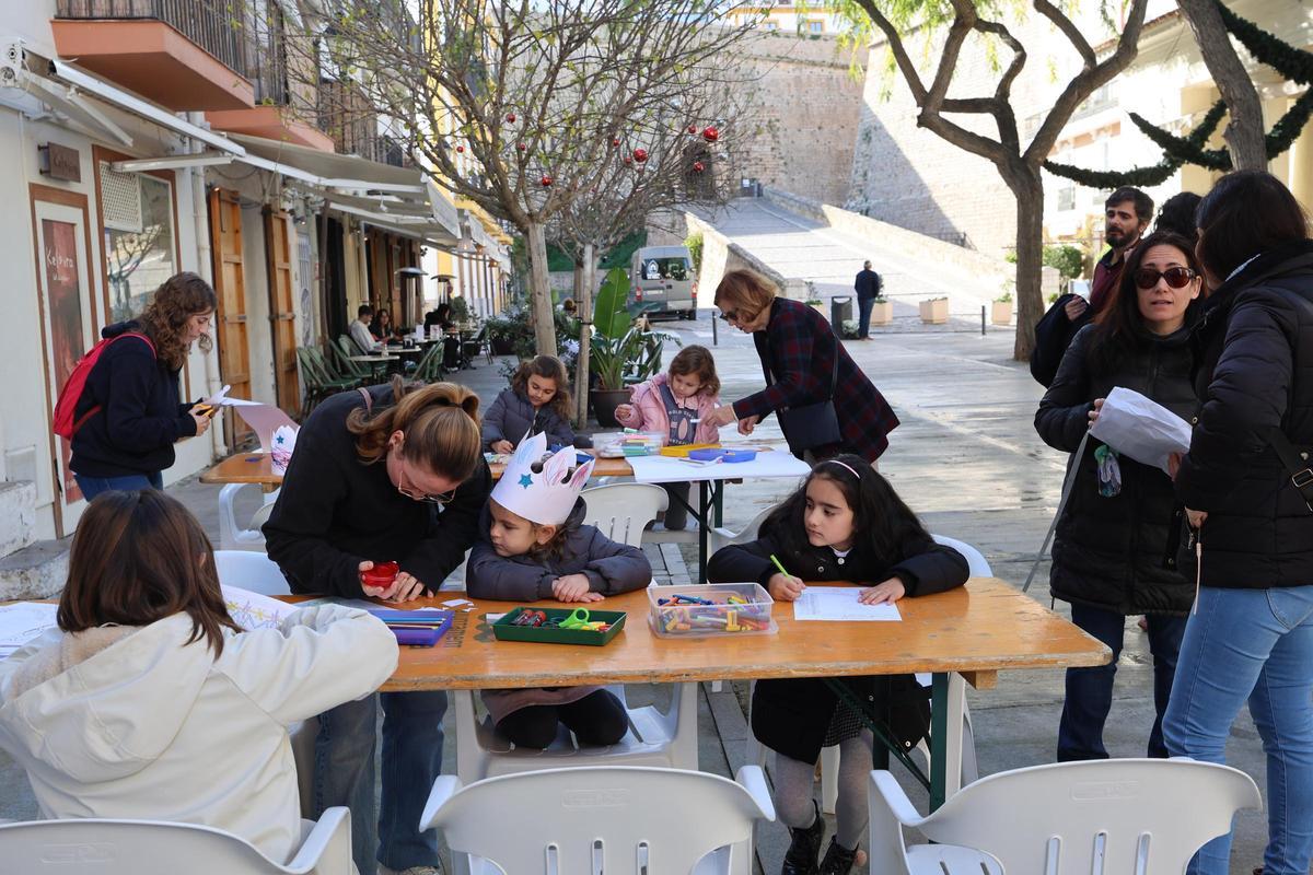 Actividades infantiles durante la entrega de las cartas al paje real en Ibiza