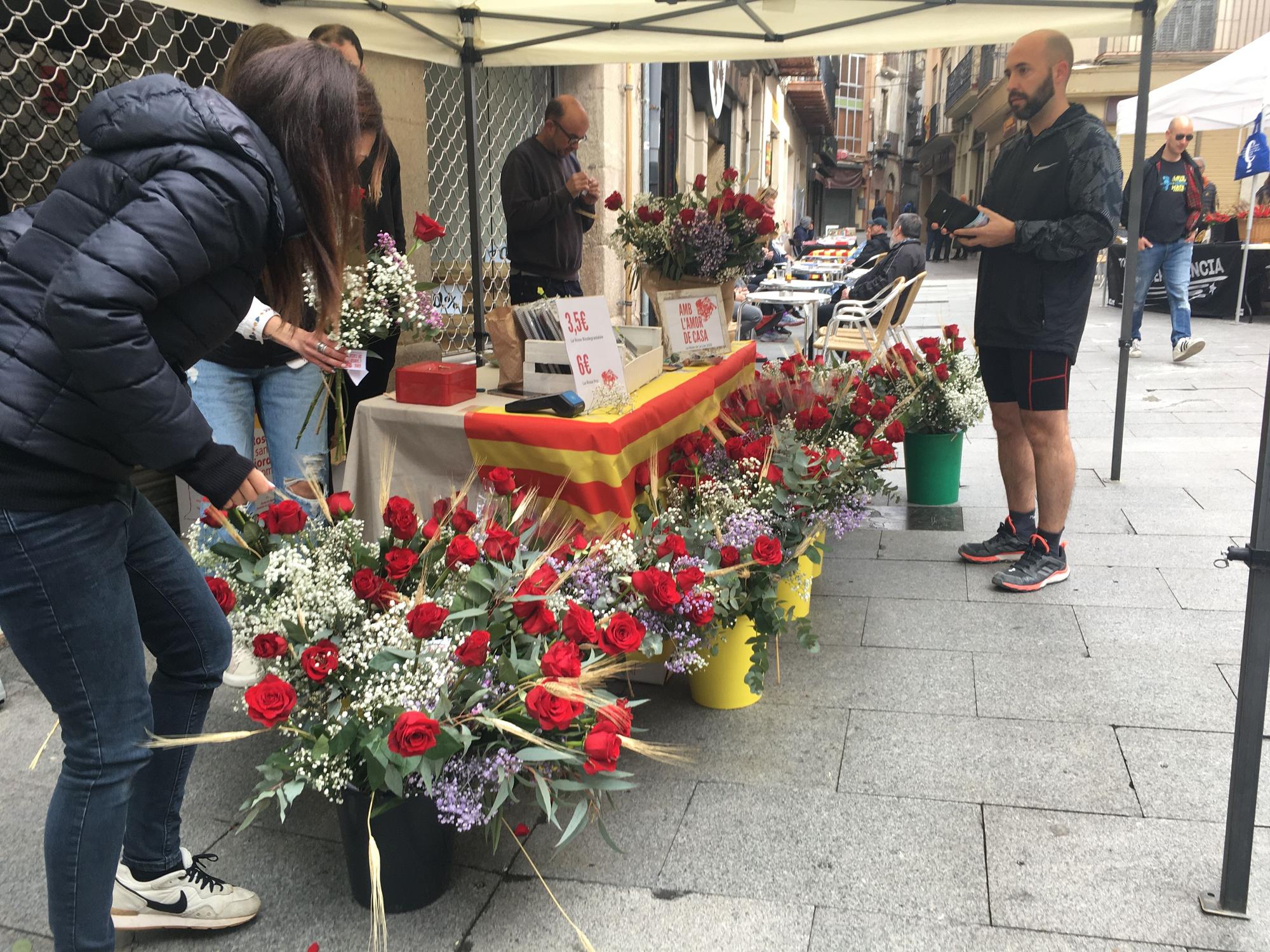 Les imatges de la diada de Sant Jordi a Berga