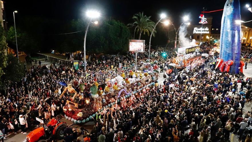 El desfile del Entierro de la Sardina y la quema, en imágenes