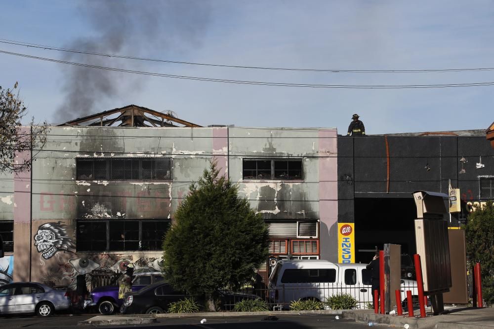 Espectacular incendio en Oakland