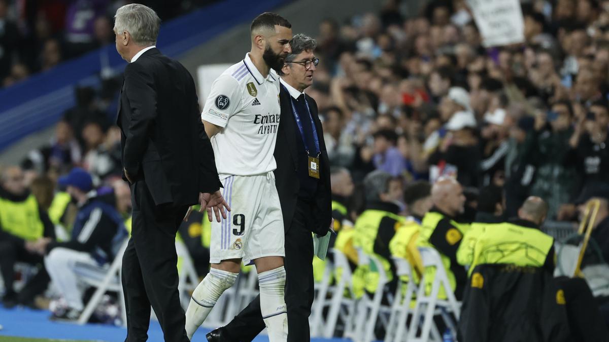 Benzema se retiró antes de tiempo tras sufrir un golpe