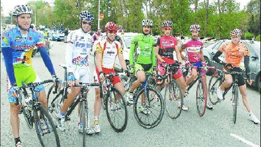 De izquierda a derecha, Rubén Reig (Contentpolis-Murcia), Ramón Troncoso (Karpin-Galicia), Mario de Sárraga (Selección española), Terciado (Extremadura), Diego Gallego (Burgos Monumental 2016), Antonio Piedra (Andalucía-Cajasur) y Aitor Hernández (Euskaltel-Euskadi).