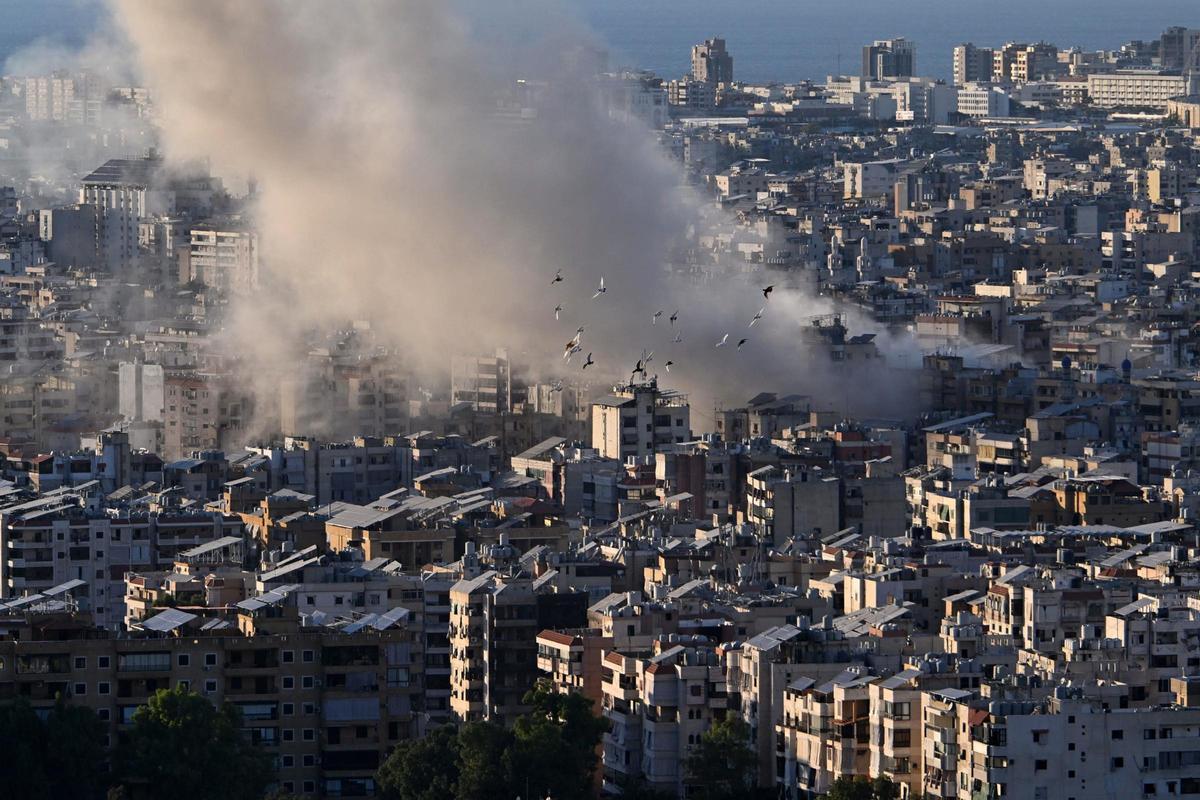 L'armée israélienne mène des frappes aériennes sur la banlieue sud de Beyrouth