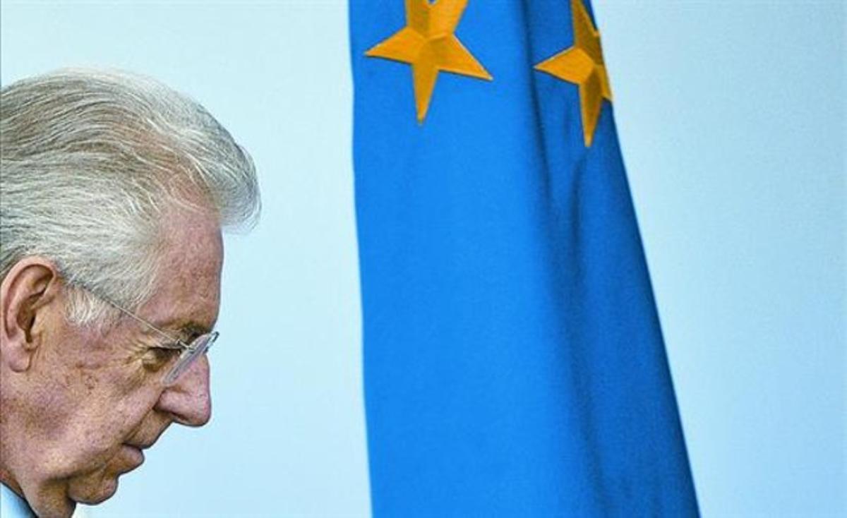Més control 8 El primer ministre italià, Mario Monti, va anunciar al febrer més control dels diners en efectiu. Més control 8 El primer ministre italià, Mario Monti, va anunciar al febrer més control dels diners en efectiu.