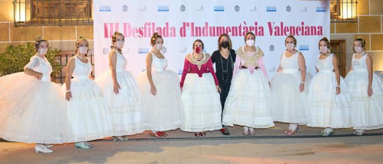 Participación de Margarita Vercher en el desfile del Gremio de Sastres y Modistas este fin de semana.  | TAMAYO FOTOGRAFÍA