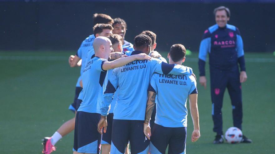 El equipo, durante una sesión de entrenamiento.