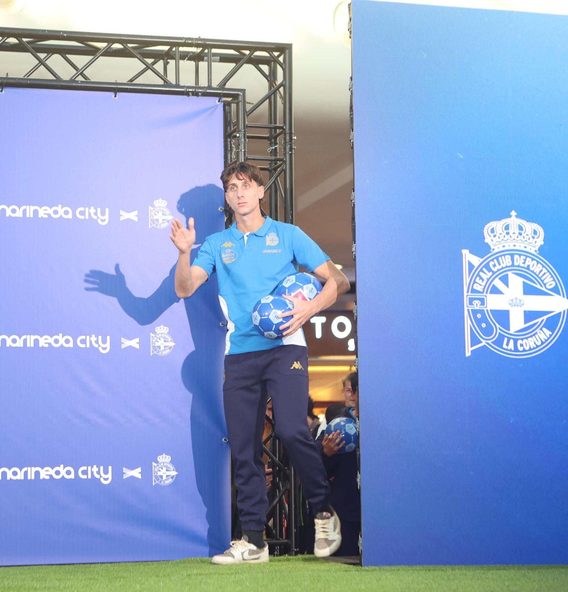 El Deportivo presenta en Marineda City sus equipaciones para la temporada 2025-2026