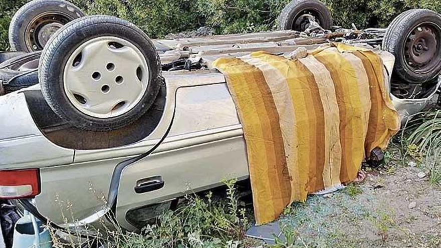 El coche en el que circulaba la vÃ­ctima, ayer en Muro.