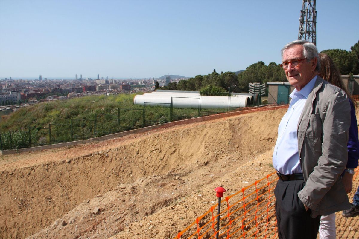 09.05.2015 - 12.55 h Trias proposa reformular la façana fluvial del Besòs amb rehabilitacions d'habitatges i sòl industrialCiU presenta el projecte com una "oportunitat" per "reactivar" els barris que van des de la desembocadura del riu fins a VallbonaFOTO: Garrido, Rafa - ACN · ID 126904/971689Xavier Trias, mirant les obres de recuperació del Pont dels tres ulls, abans de la roda de premsa. PUBLICADA EPC 10/05/2015 P 23