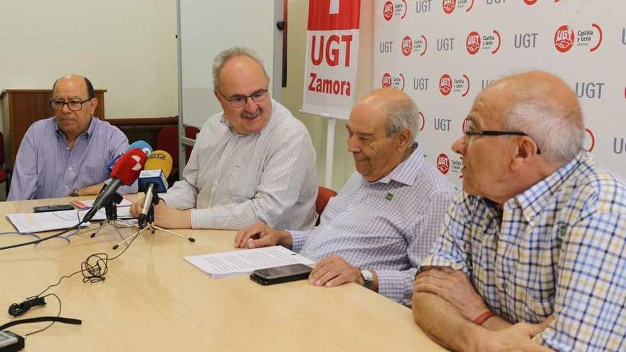 De derecha a izquierda José Antonio Villarino, Pablo Zalama y Ángel del Carmen.