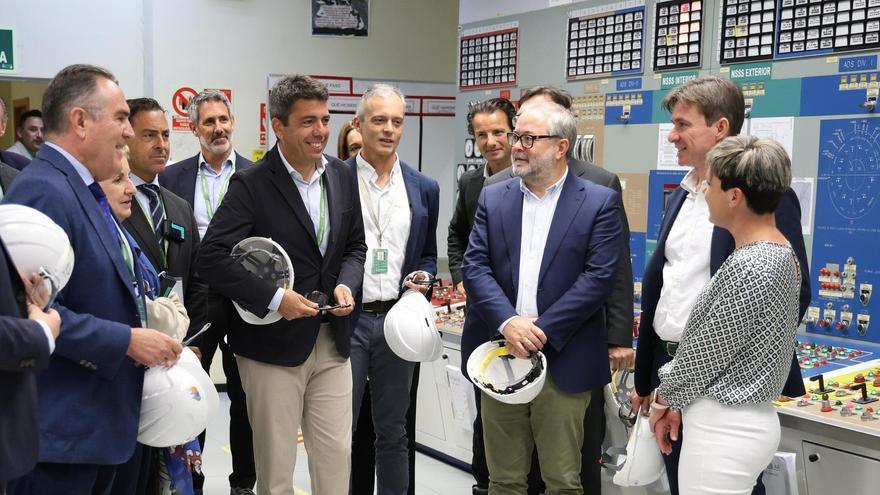 Mazón aplaude el adelanto del congreso del PP y ofrece "todo el apoyo" a Feijóo