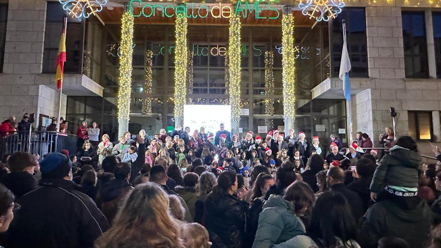 Arranca el Nadal de Ames: encendido en Bertamiráns y chocolatada multitudinaria