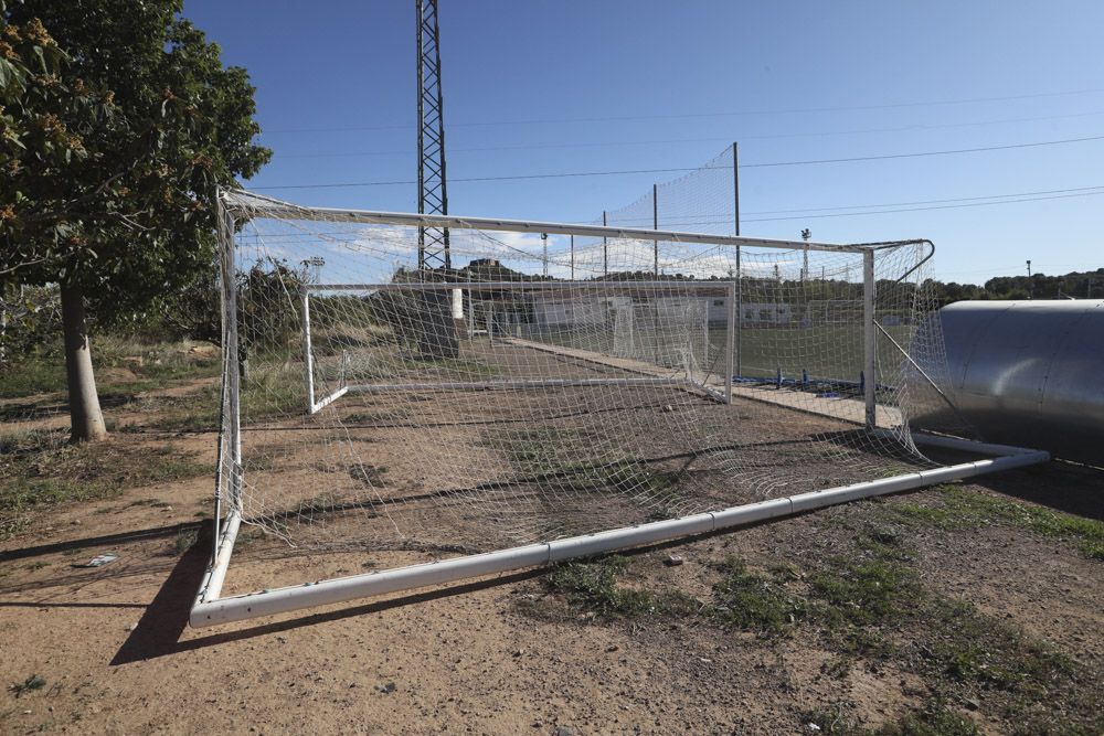 Críticas por el estado de abandono en el campo del Fútbol Base Sagunto.