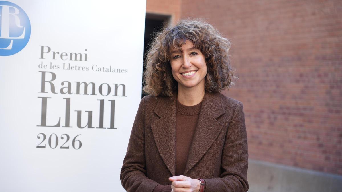 La periodista Agnès Marquès, durant l'acte d'anunci del premi Ramon Llull.