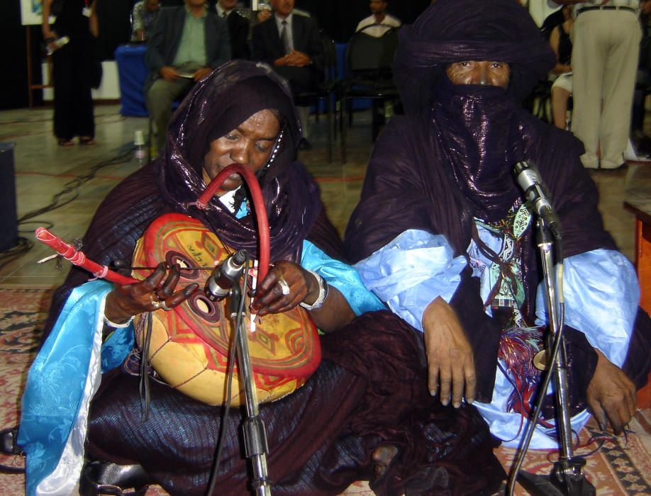 Varios países - Los conocimientos y practicas vinculados al imzad de las comunidades tuaregs (Argelia, Mali y Níger)