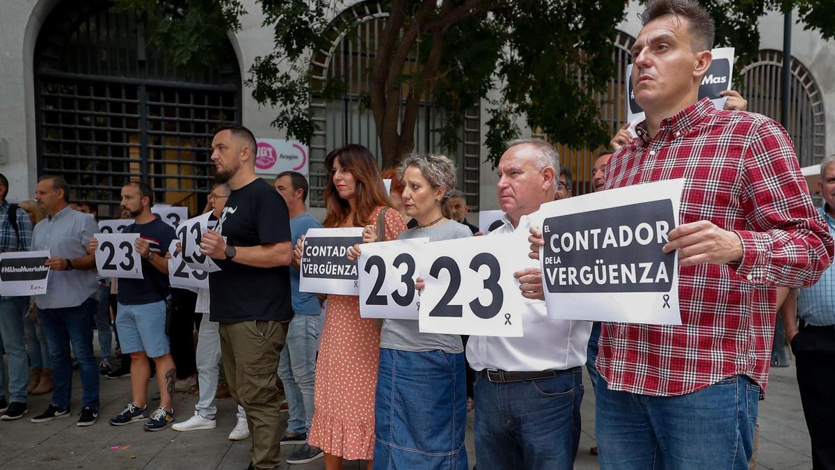Concentración de UGT por dos muertos por accidente laboral en Aragón