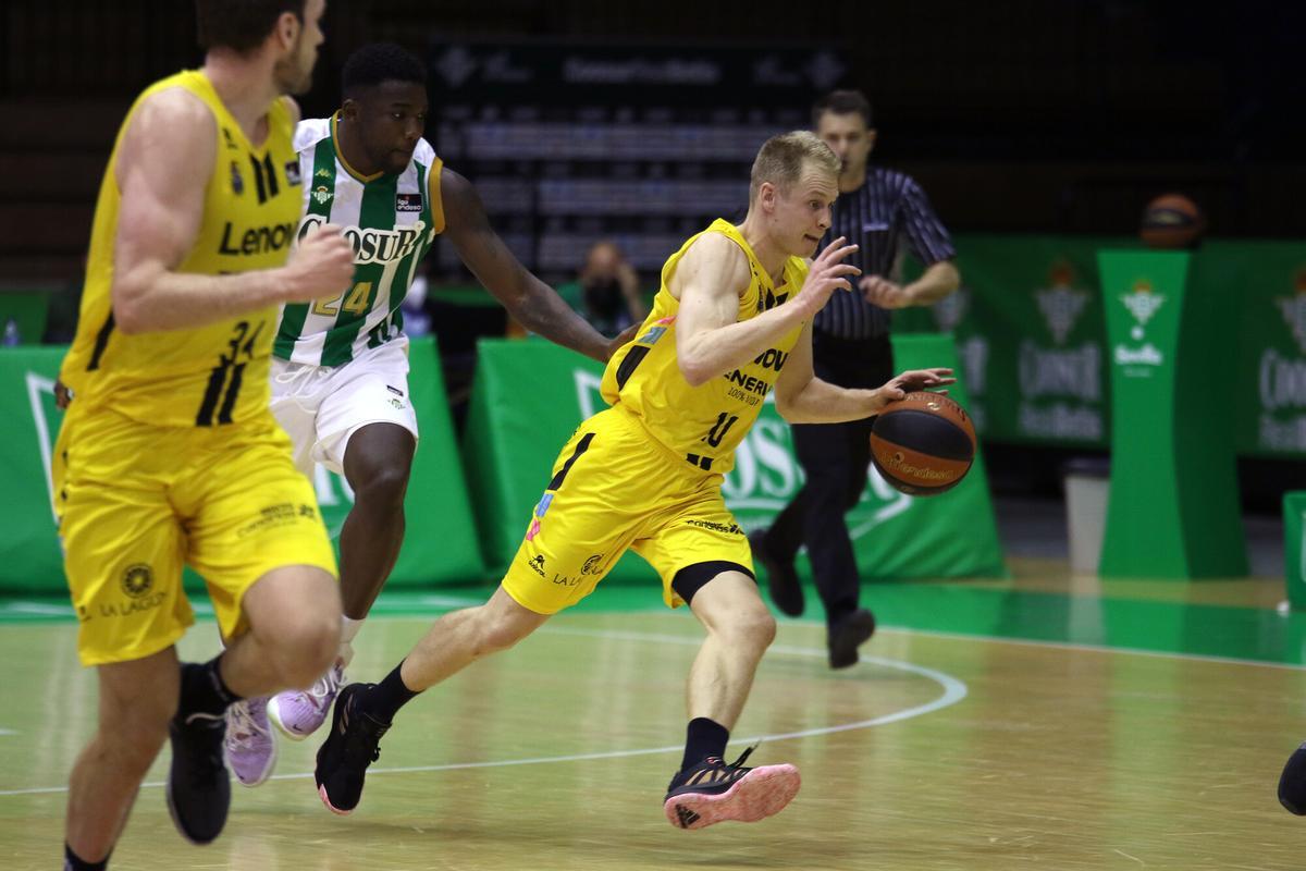 Salin sale a la contra en el Real Betis-Lenovo Tenerife