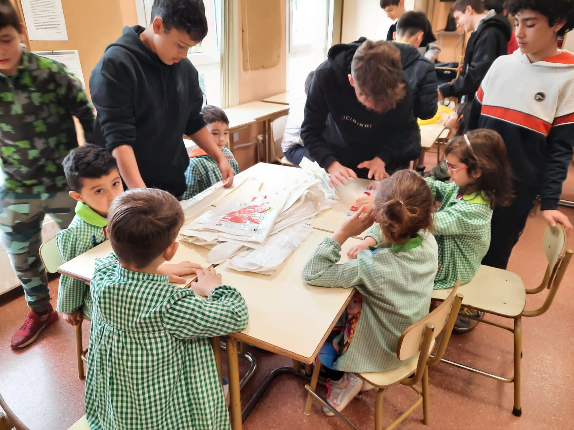 Los alumnos del Arregui, en la Pola, a tope de actividades: así ha sido la despedida de trimestre