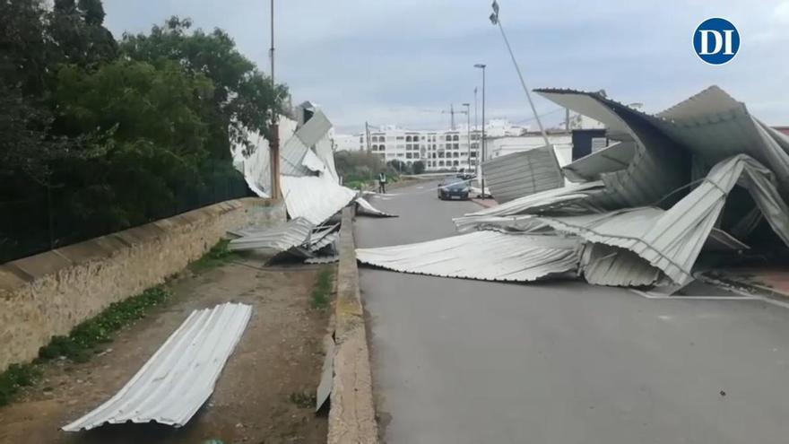 Vídeo: Estos son los destrozos de 'Ingrid' en una nave comercial de Ibiza