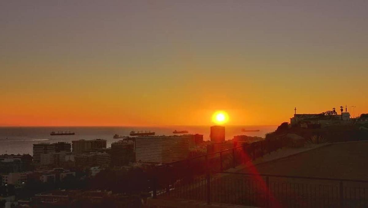Amanecer en Las Palmas de Gran Canaria (04/12/18) Amanecer en Las Palmas de Gran Canaria (04/12/18)