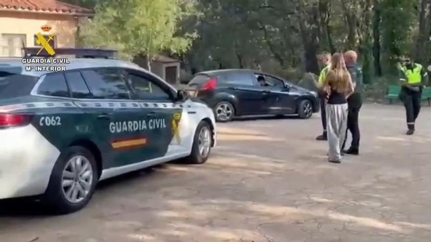 Video | El incendio de Cuacos obliga a desalojar un campamento con 16 menores junto al Monasterio de Yuste
