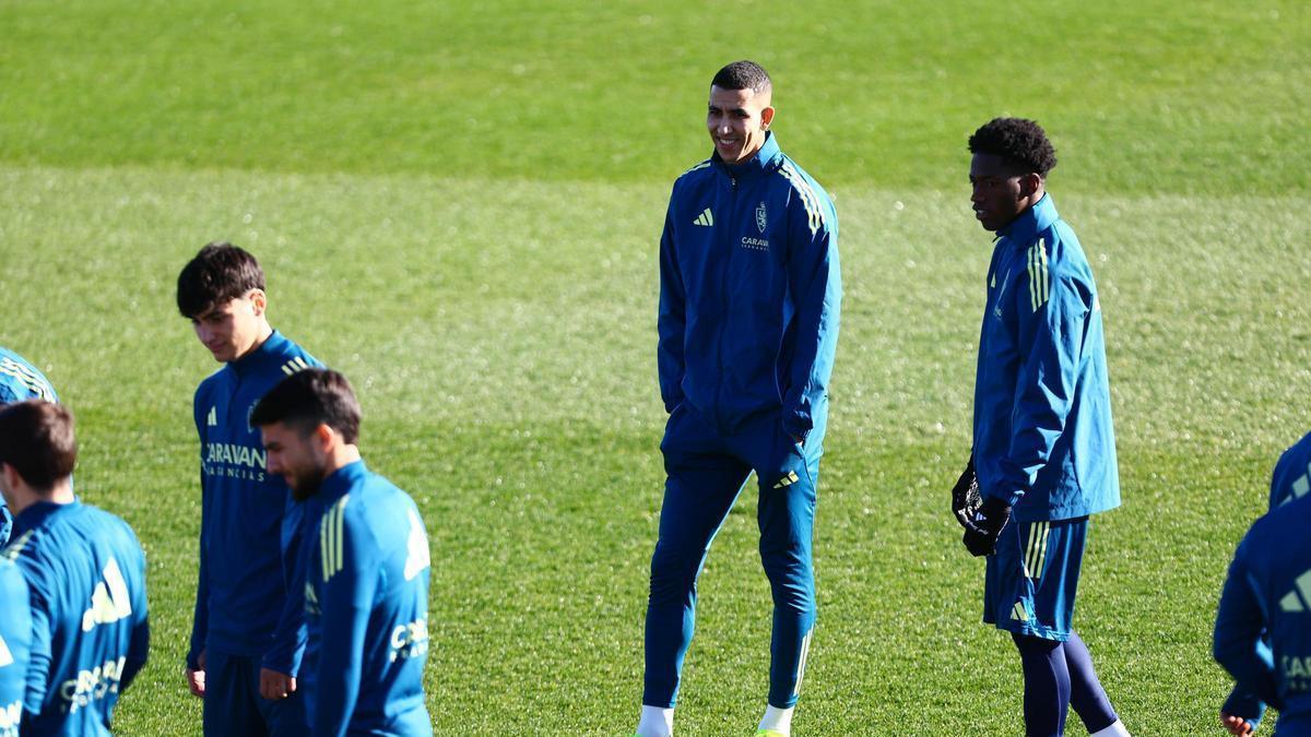 El Yamiq, junto a Saidu en un entrenamiento en el Ibercaja Estadio.