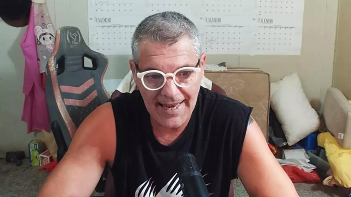 VÍDEO | Frank Cuesta asegura que és "un personatge" i que la seva vida ha estat un "xou"