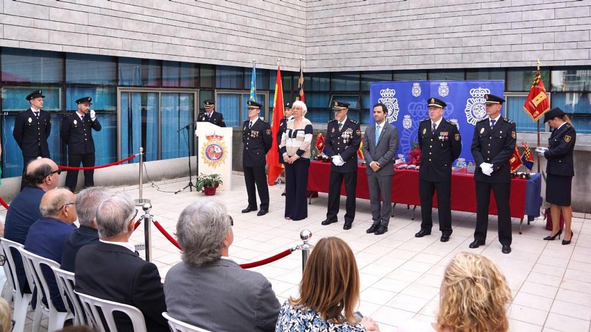 Bernabé y Sagredo visitan una empresa en el Parc Teconològic de Paterna. /  D.G.