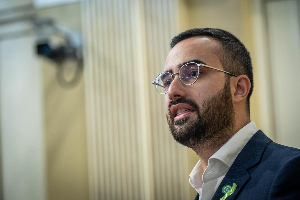 Raúl Acosta, diputado de AHI en el Grupo Mixto.