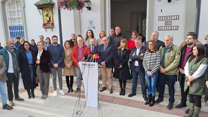 Minuto de silencio y condena del asesinato machista el pasado viernes en Vélez-Málaga.