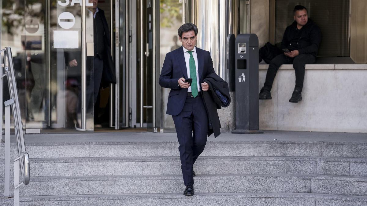 El presidente del Centro de Emprendimiento e Innovación de IE Business School desde 2010 y exconsejero de la Comunidad de Madrid, Juan José Güemes, tras declarar como testigo en los juzgados de Plaza de Castilla.