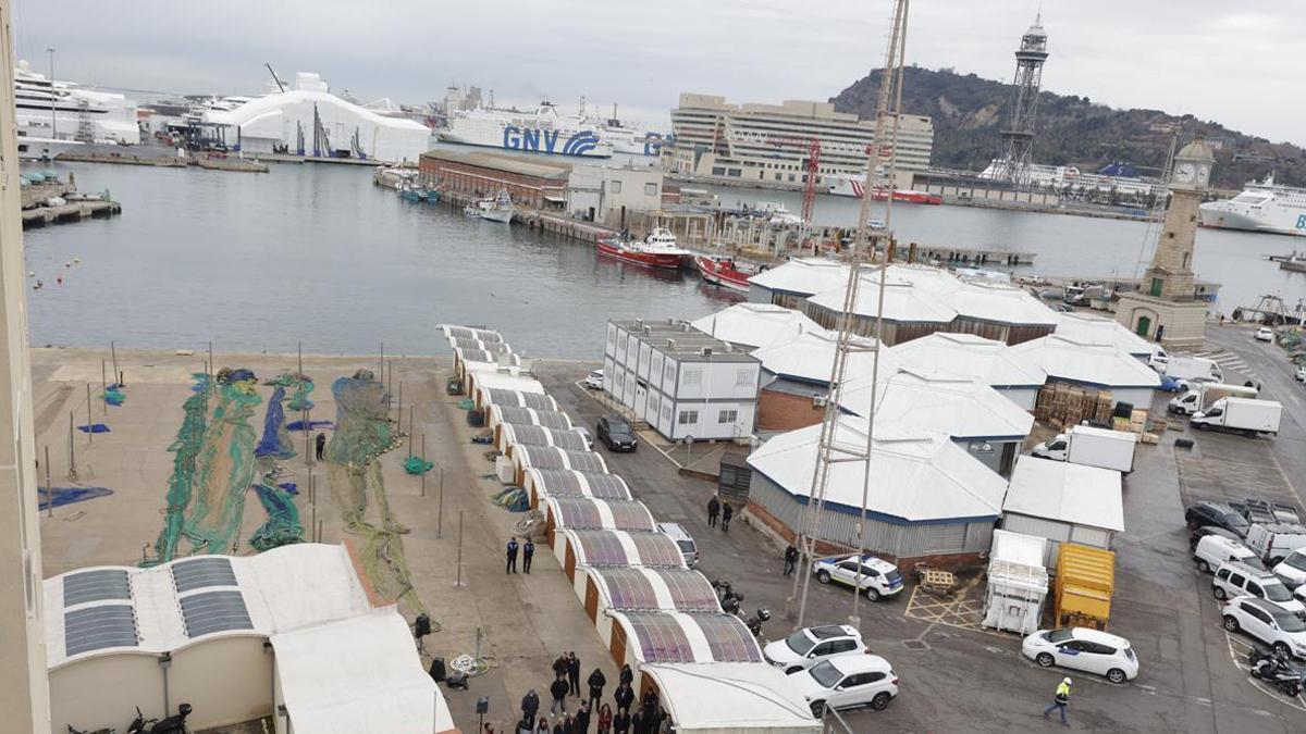 Barcelona inaugura las placas fotovoltaicas de las casetas del muelle de Pescadors